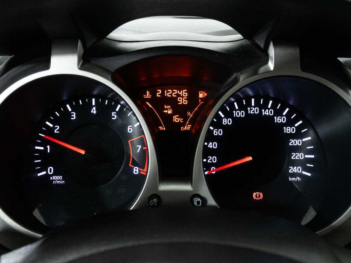 Nissan Juke б/у, 2012, Механическая. Фото: #11