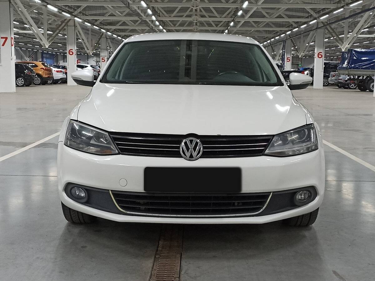 Volkswagen Jetta б/у, 2014, Механическая. Фото: #1