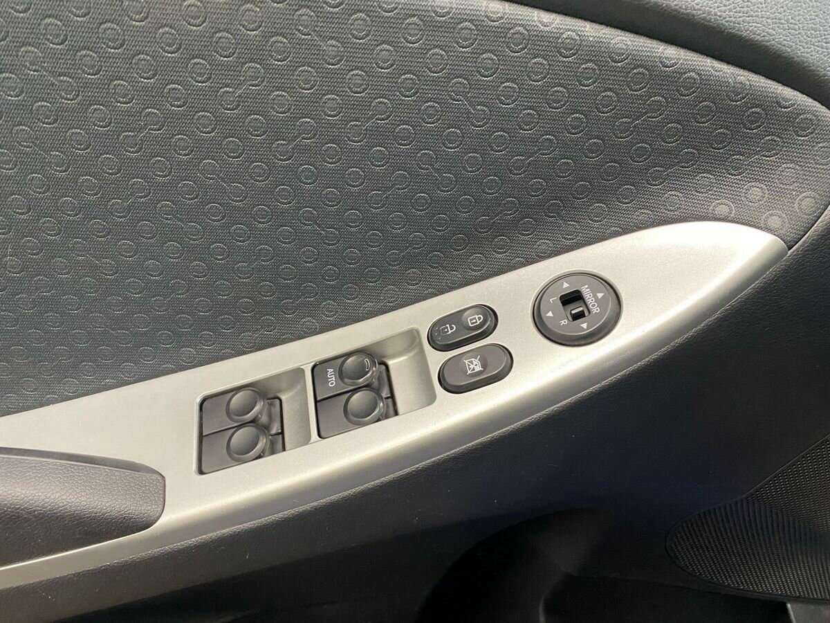 Hyundai Solaris б/у, 2012, Механическая. Фото: #16