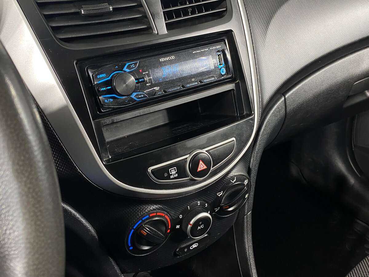 Hyundai Solaris б/у, 2014, Автоматическая. Фото: #12