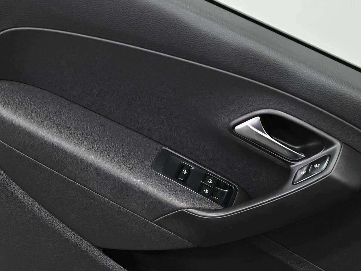 Volkswagen Polo б/у, 2012, Механическая. Фото: #7