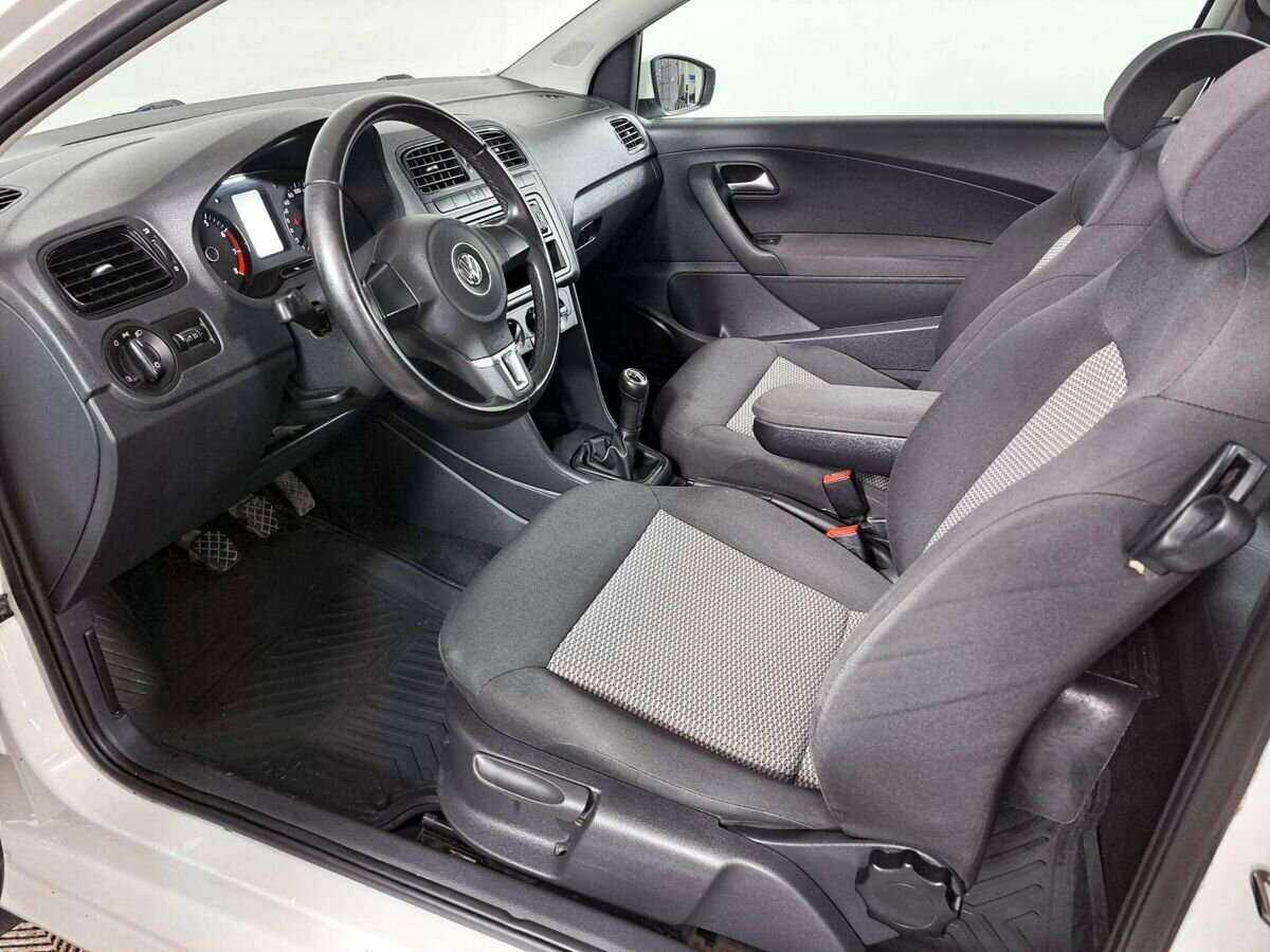 Volkswagen Polo б/у, 2012, Механическая. Фото: #13