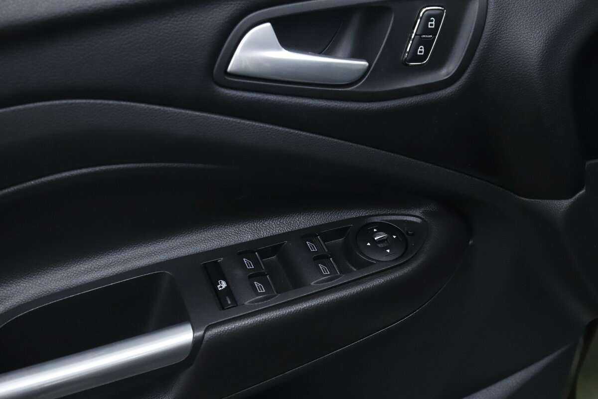 Ford Kuga б/у, 2016, Автоматическая. Фото: #10