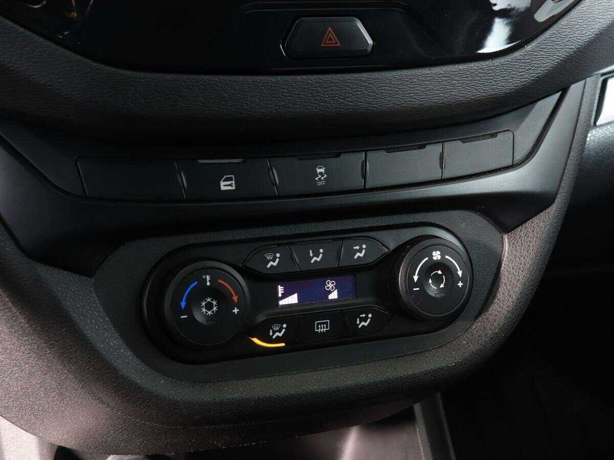 Lada (ВАЗ) Vesta б/у, 2021, Механическая. Фото: #13