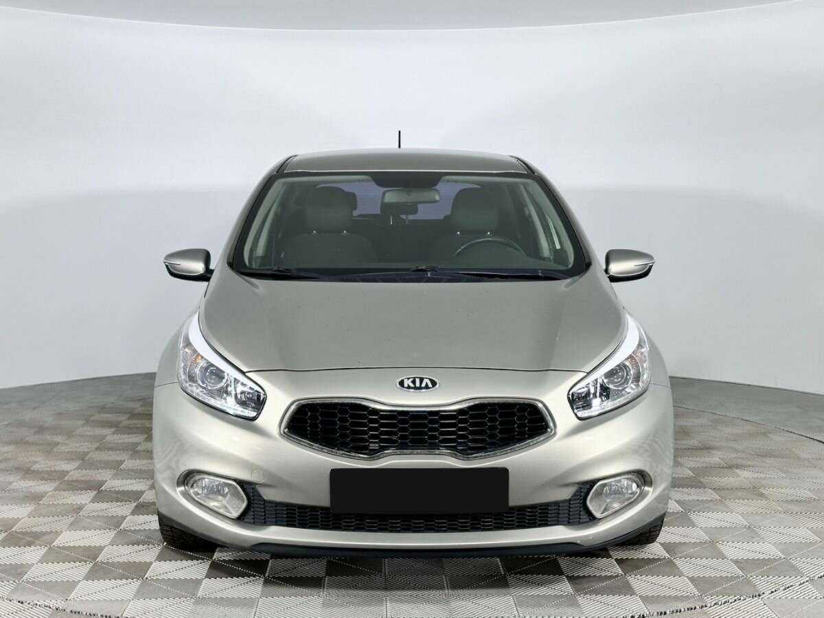 Kia Ceed б/у, 2014, Автоматическая. Фото: #2