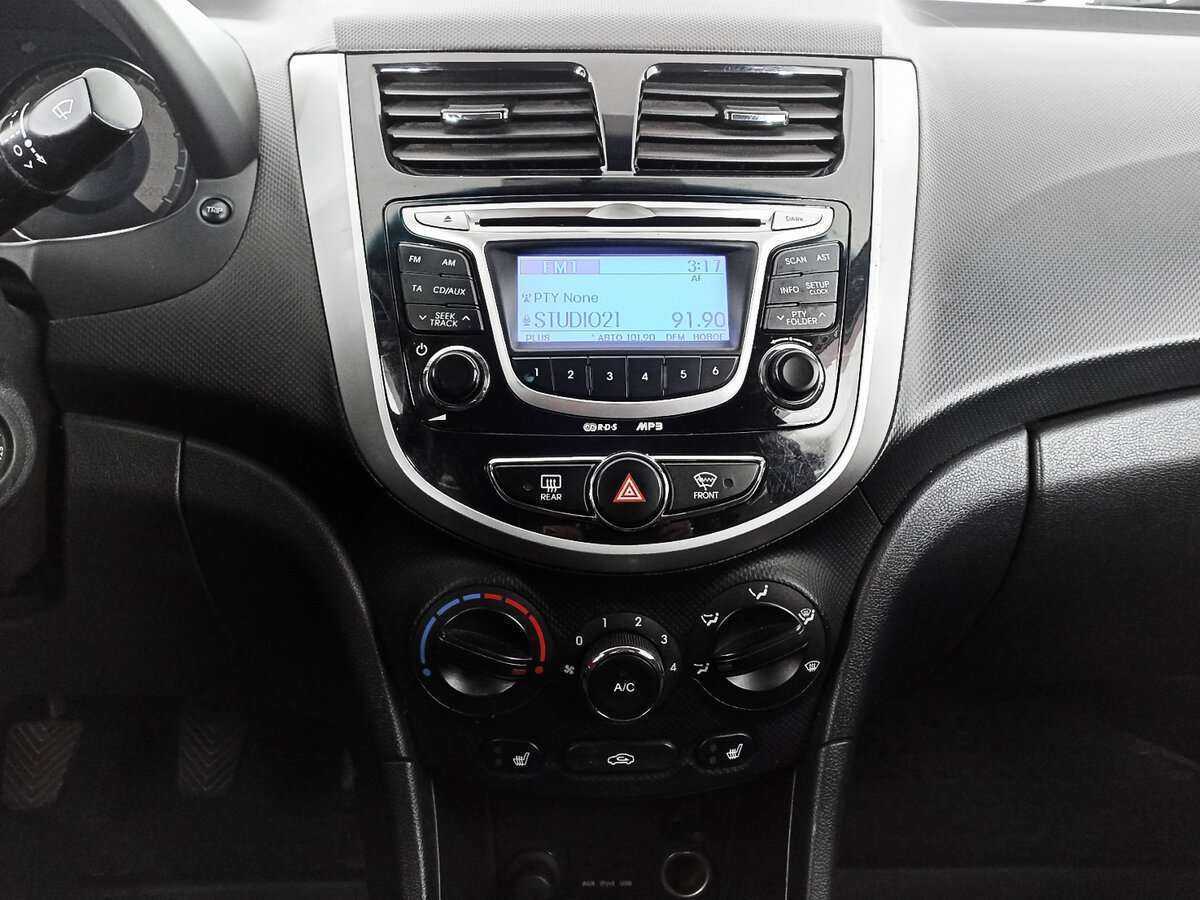 Hyundai Solaris б/у, 2012, Механическая. Фото: #10