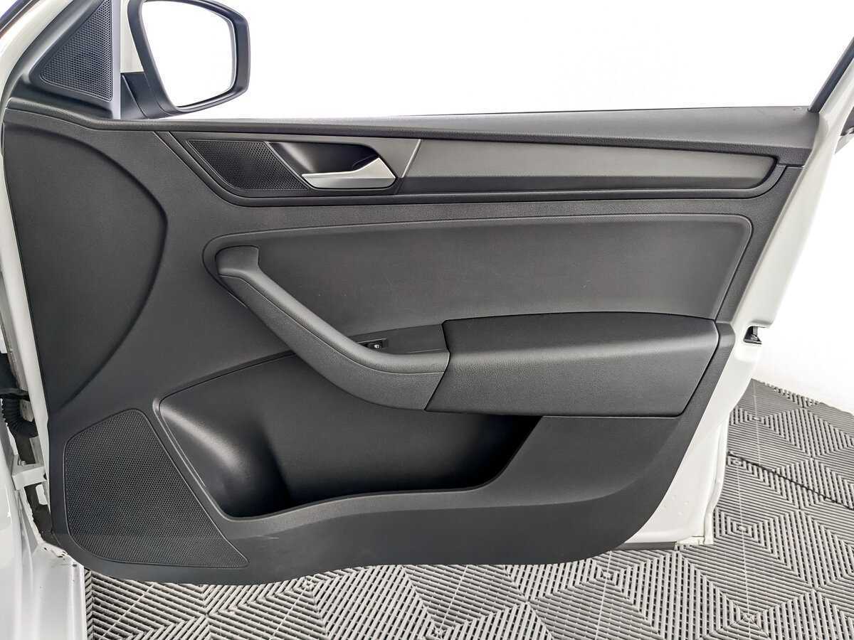 Volkswagen Polo б/у, 2021, Механическая. Фото: #23