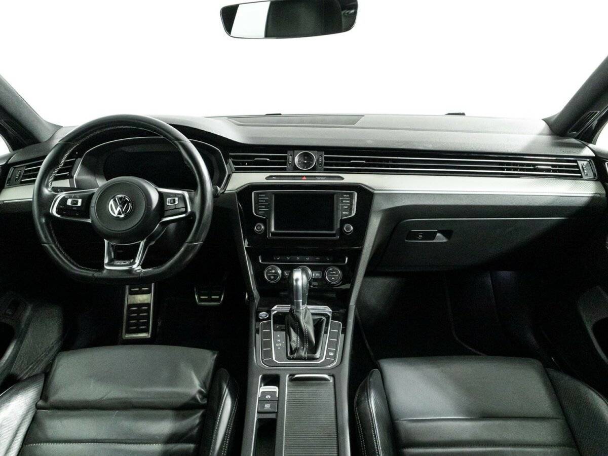 Volkswagen Passat б/у, 2017, Роботизированная. Фото: #12