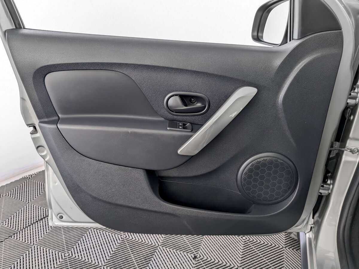 Renault Sandero б/у, 2021, Механическая. Фото: #16