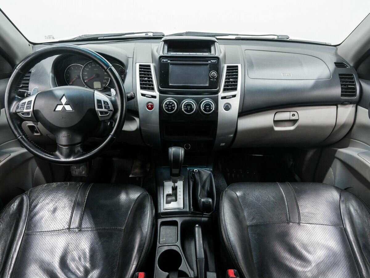 Mitsubishi Pajero Sport б/у, 2014, Автоматическая. Фото: #9