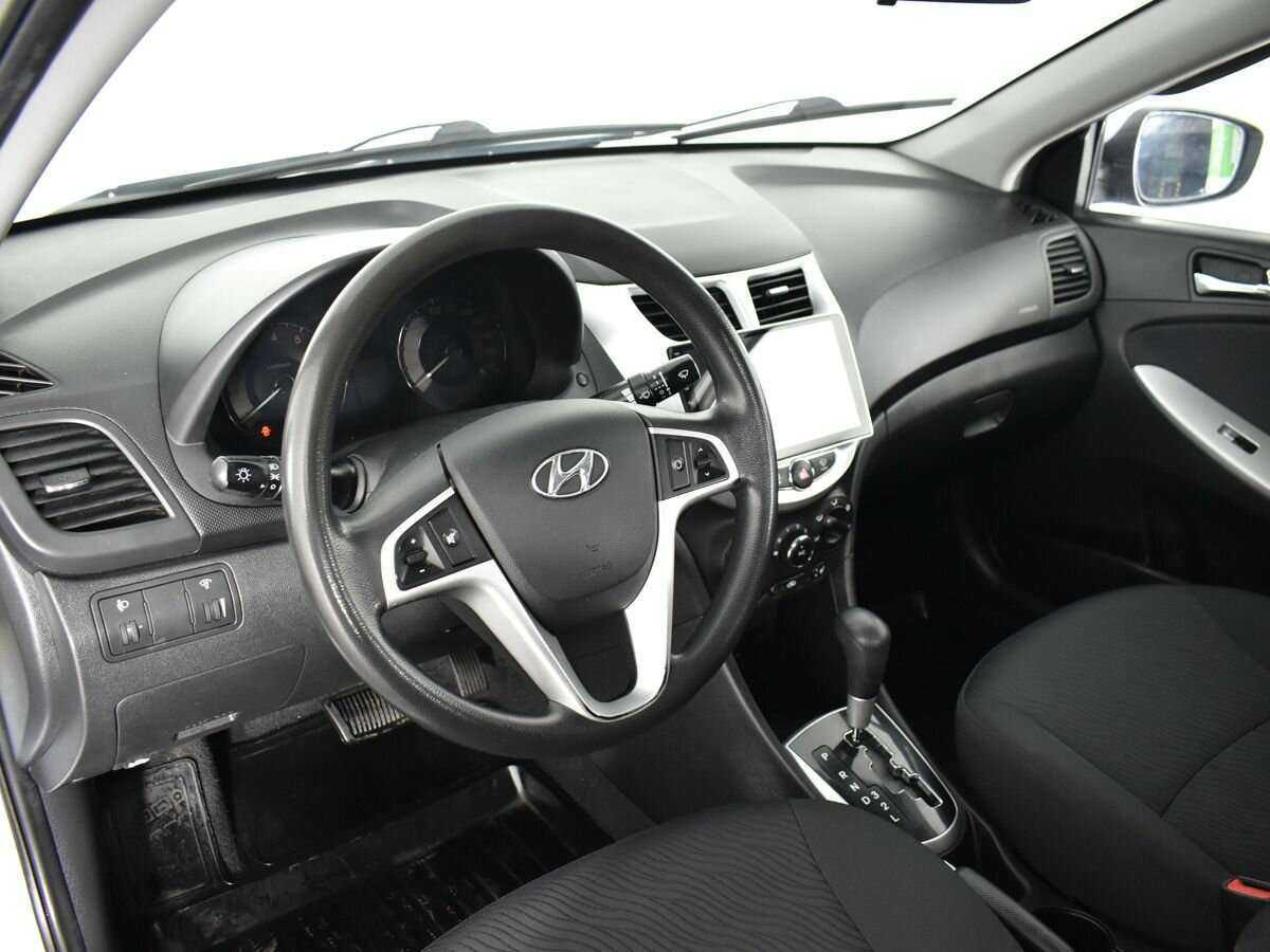 Hyundai Solaris б/у, 2012, Автоматическая. Фото: #6