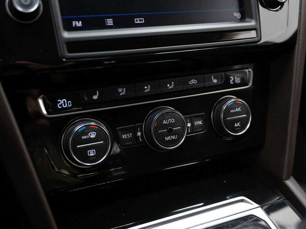 Volkswagen Passat б/у, 2016, Роботизированная. Фото: #23