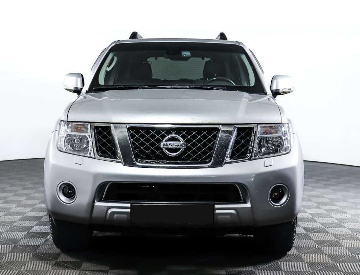 Nissan Pathfinder б/у, 2012, Механическая. Фото: #1