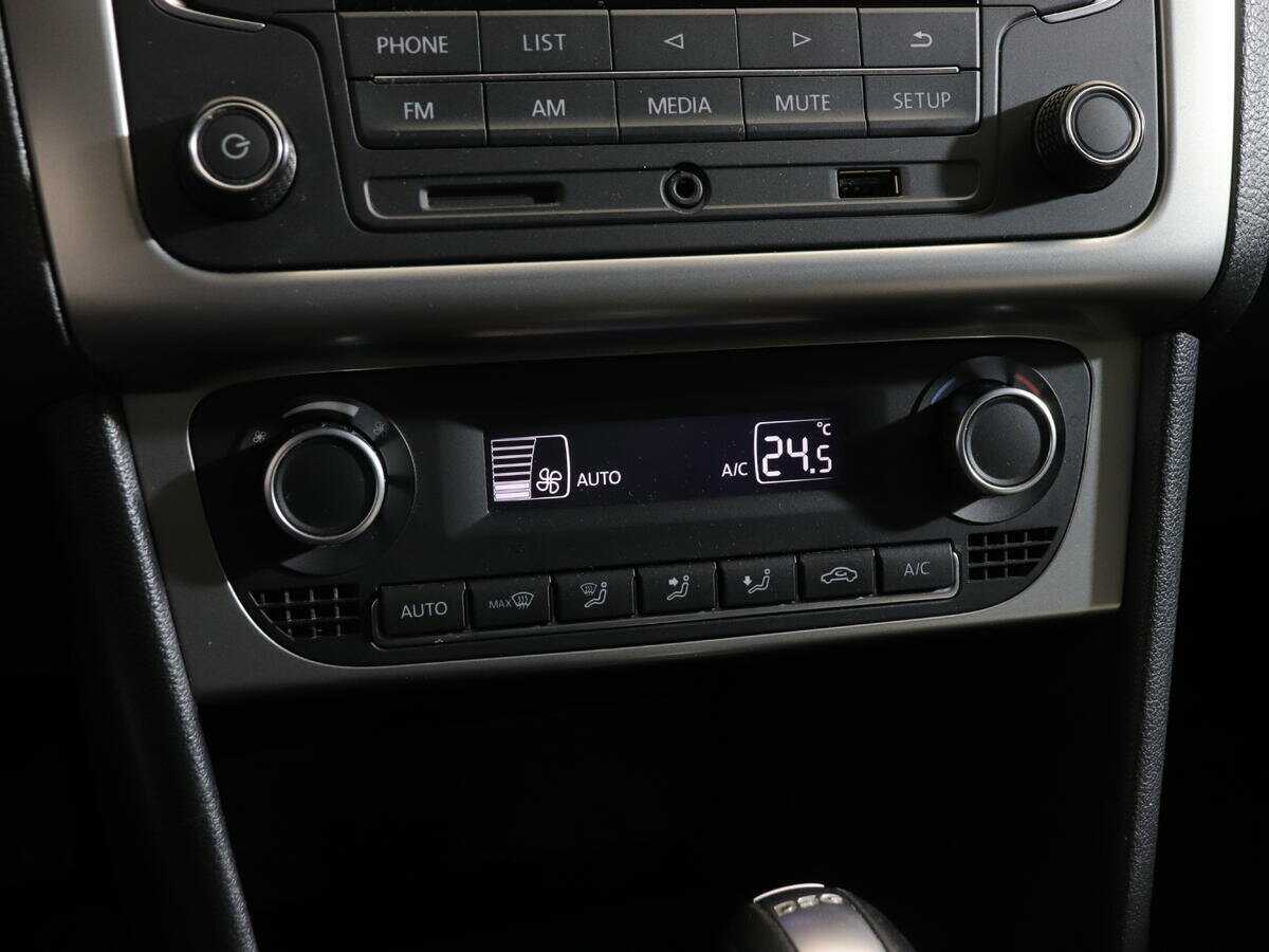 Volkswagen Polo б/у, 2017, Роботизированная. Фото: #17