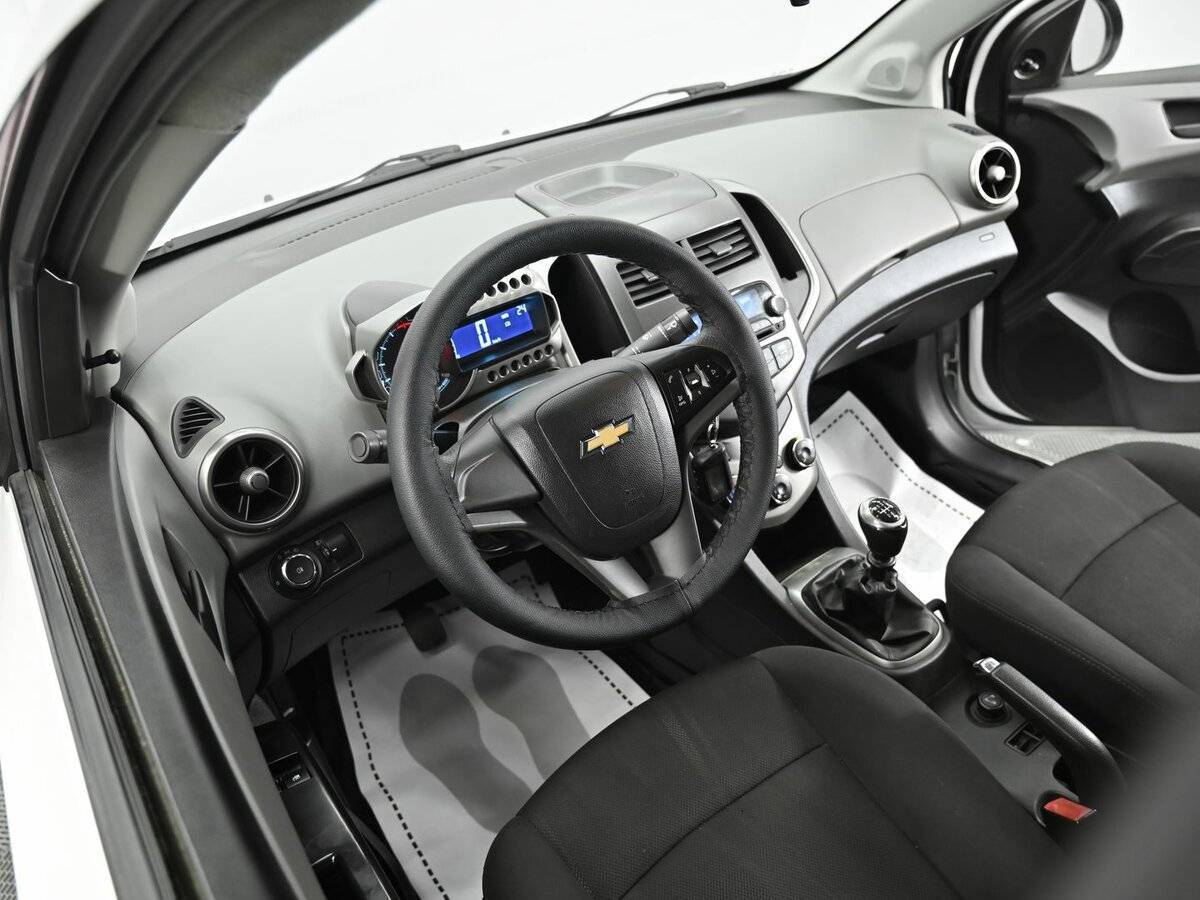 Chevrolet Aveo б/у, 2012, Механическая. Фото: #7
