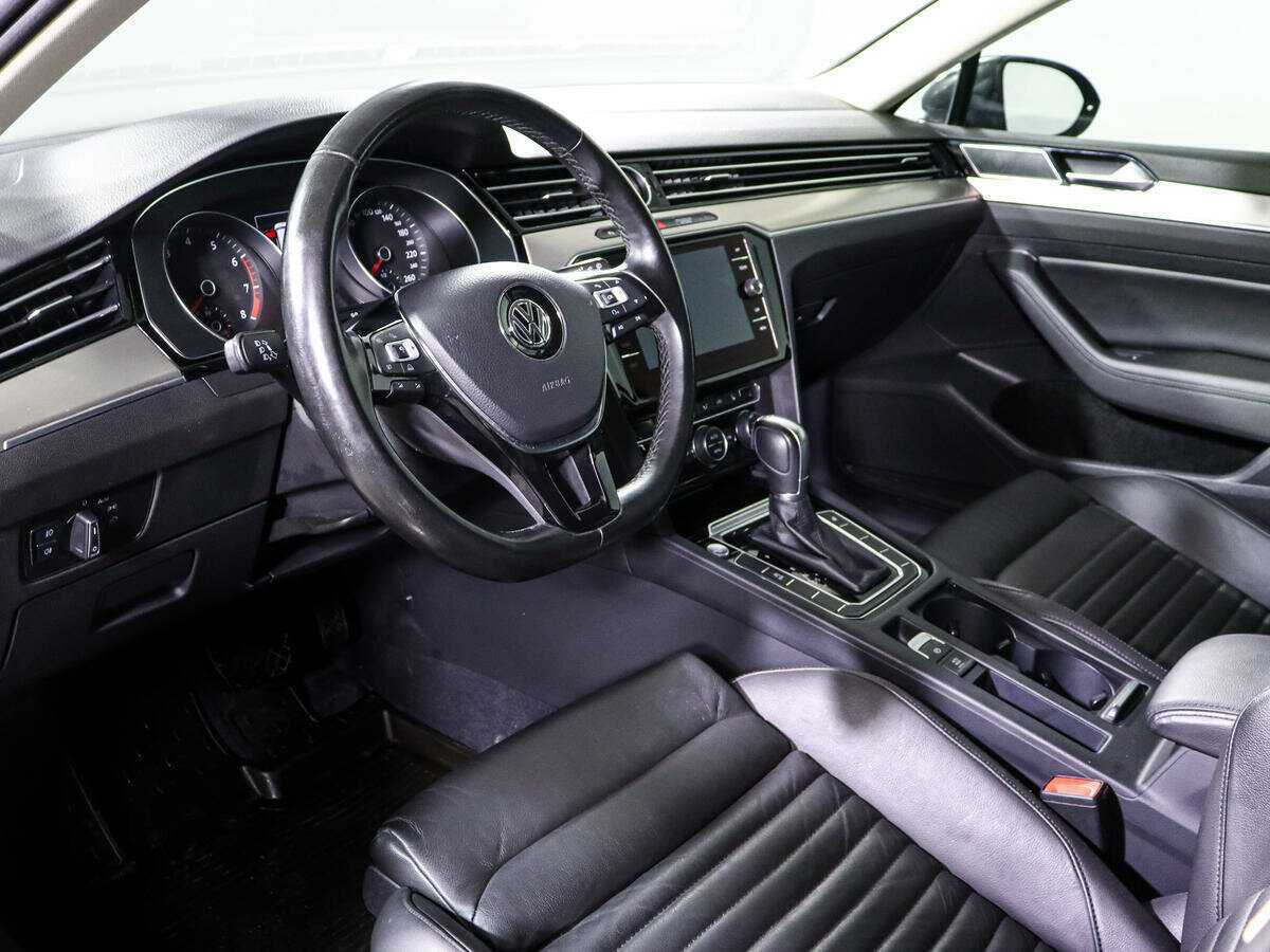 Volkswagen Passat б/у, 2017, Роботизированная. Фото: #11