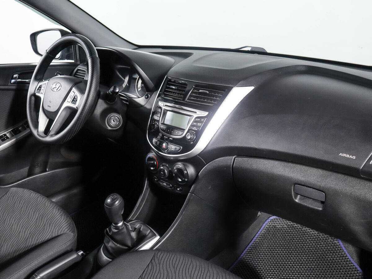 Hyundai Solaris б/у, 2013, Механическая. Фото: #6