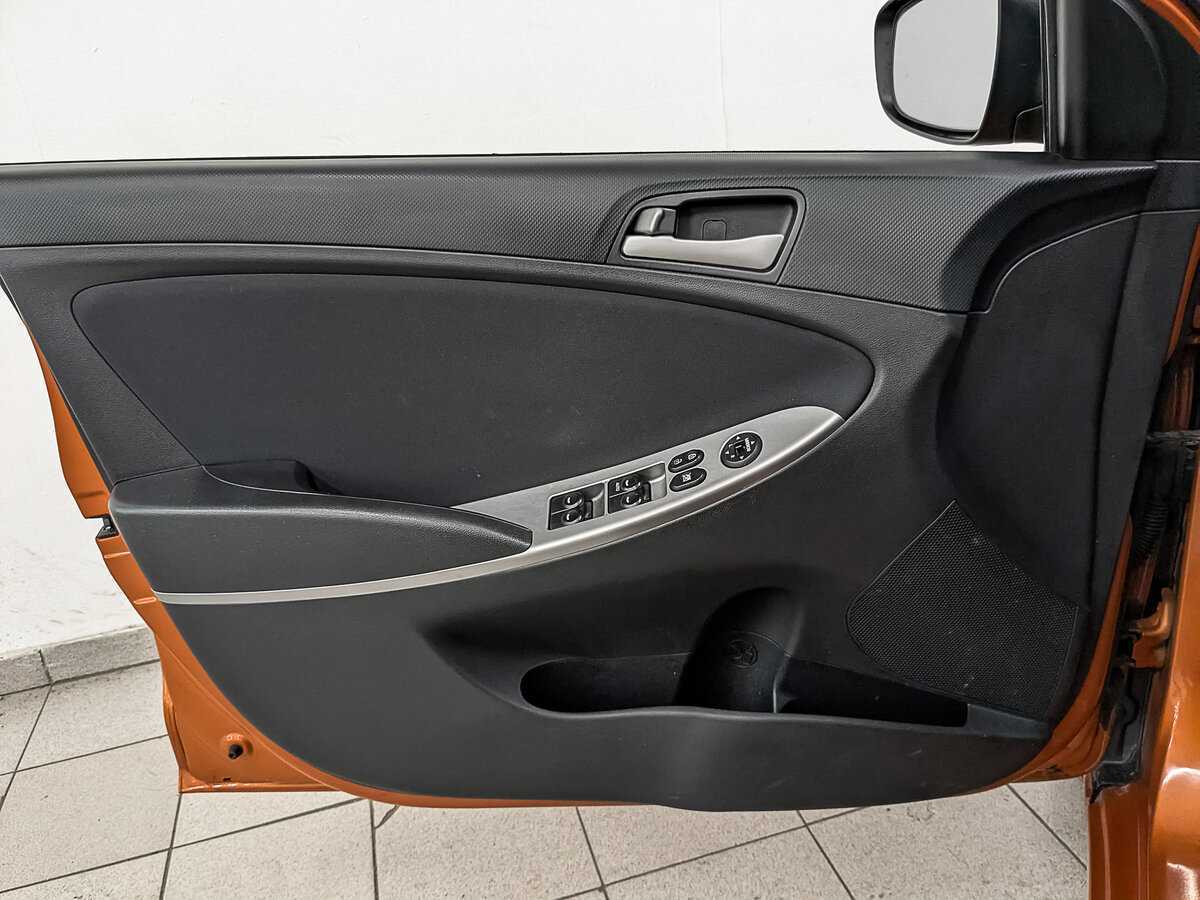 Hyundai Solaris б/у, 2015, Автоматическая. Фото: #16