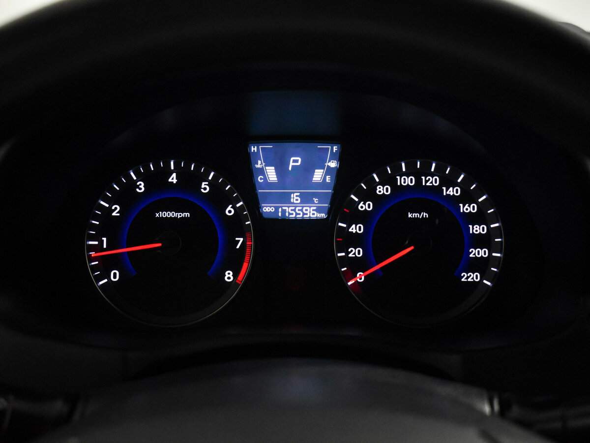 Hyundai Solaris б/у, 2012, Автоматическая. Фото: #15