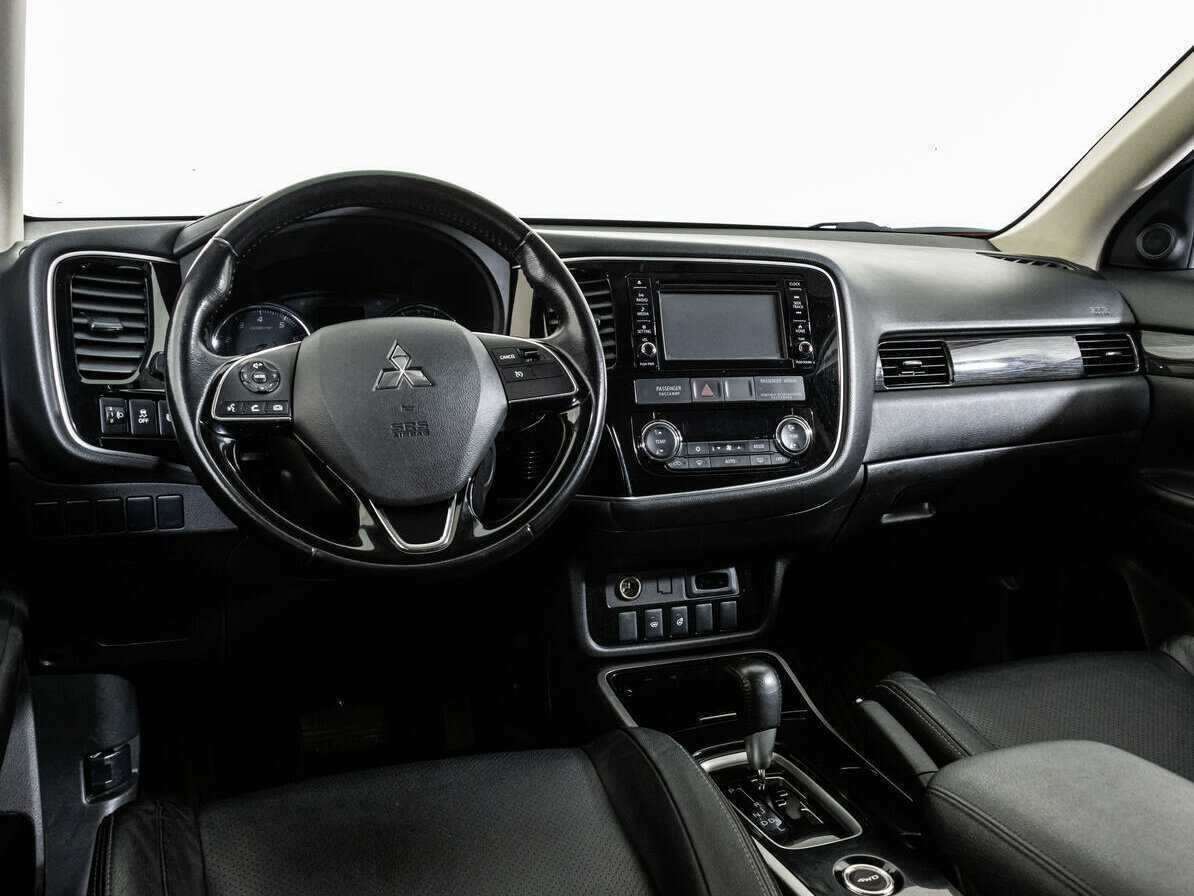 Mitsubishi Outlander б/у, 2017, Вариатор. Фото: #10