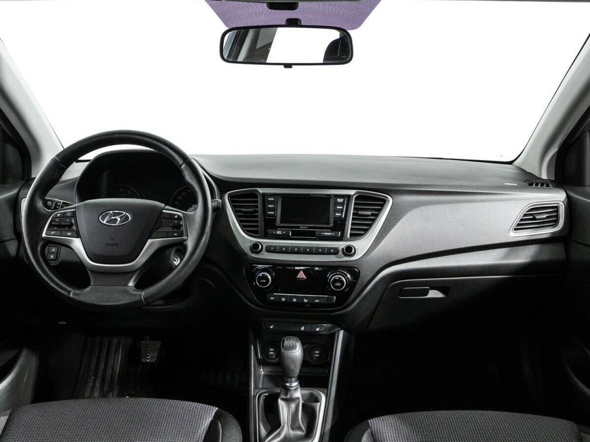 Hyundai Solaris б/у, 2017, Механическая. Фото: #12