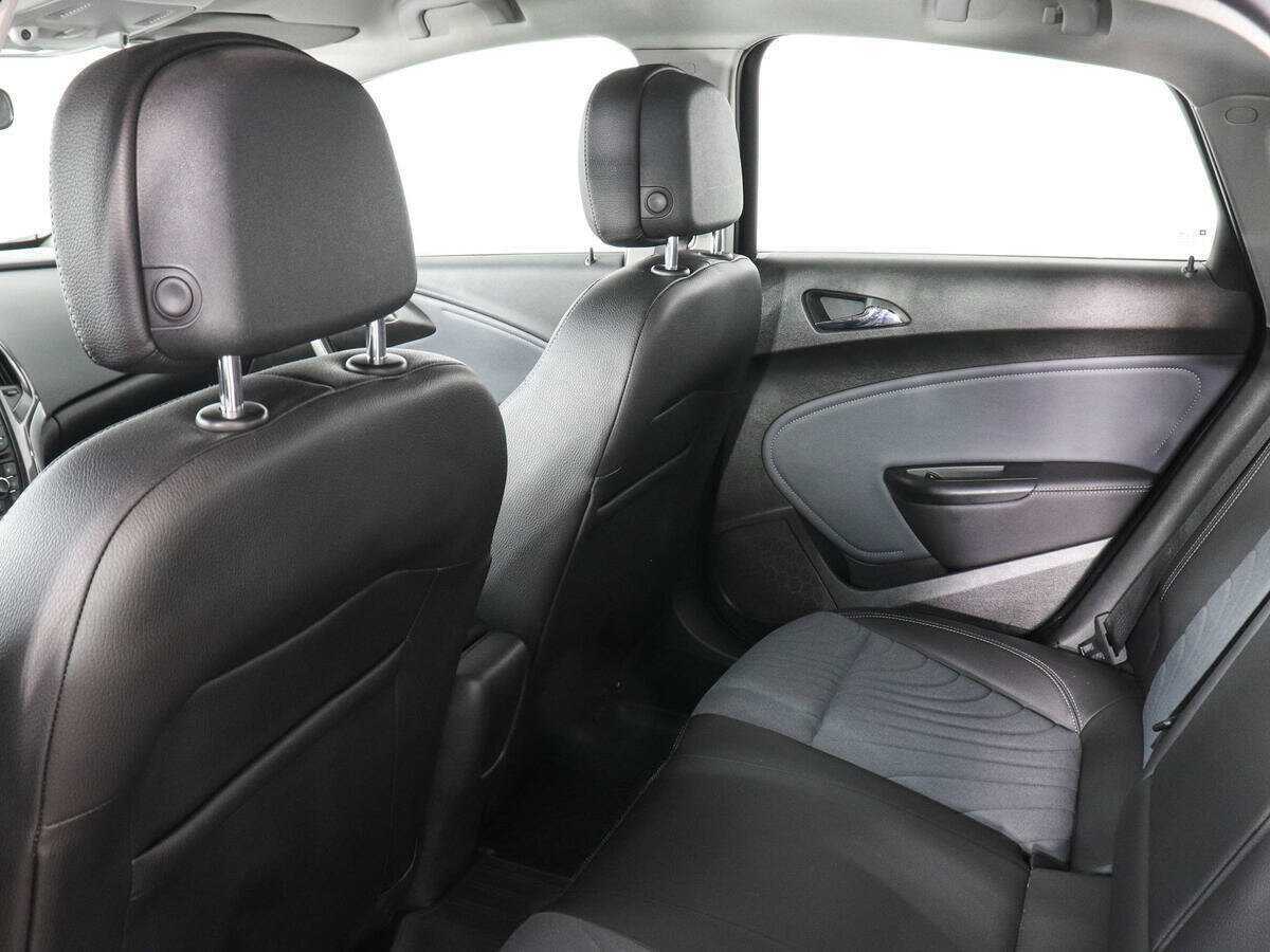 Opel Astra б/у, 2013, Автоматическая. Фото: #11