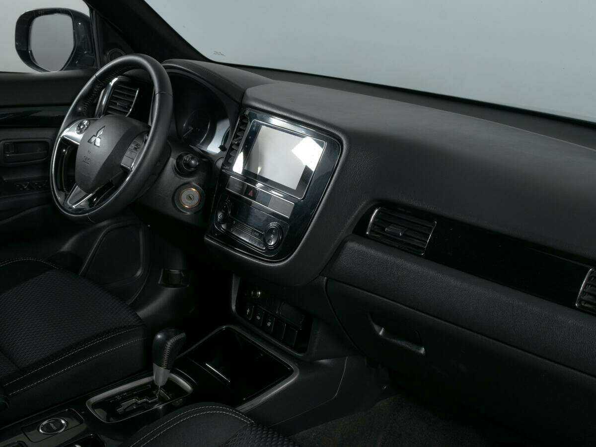 Mitsubishi Outlander б/у, 2018, Вариатор. Фото: #5