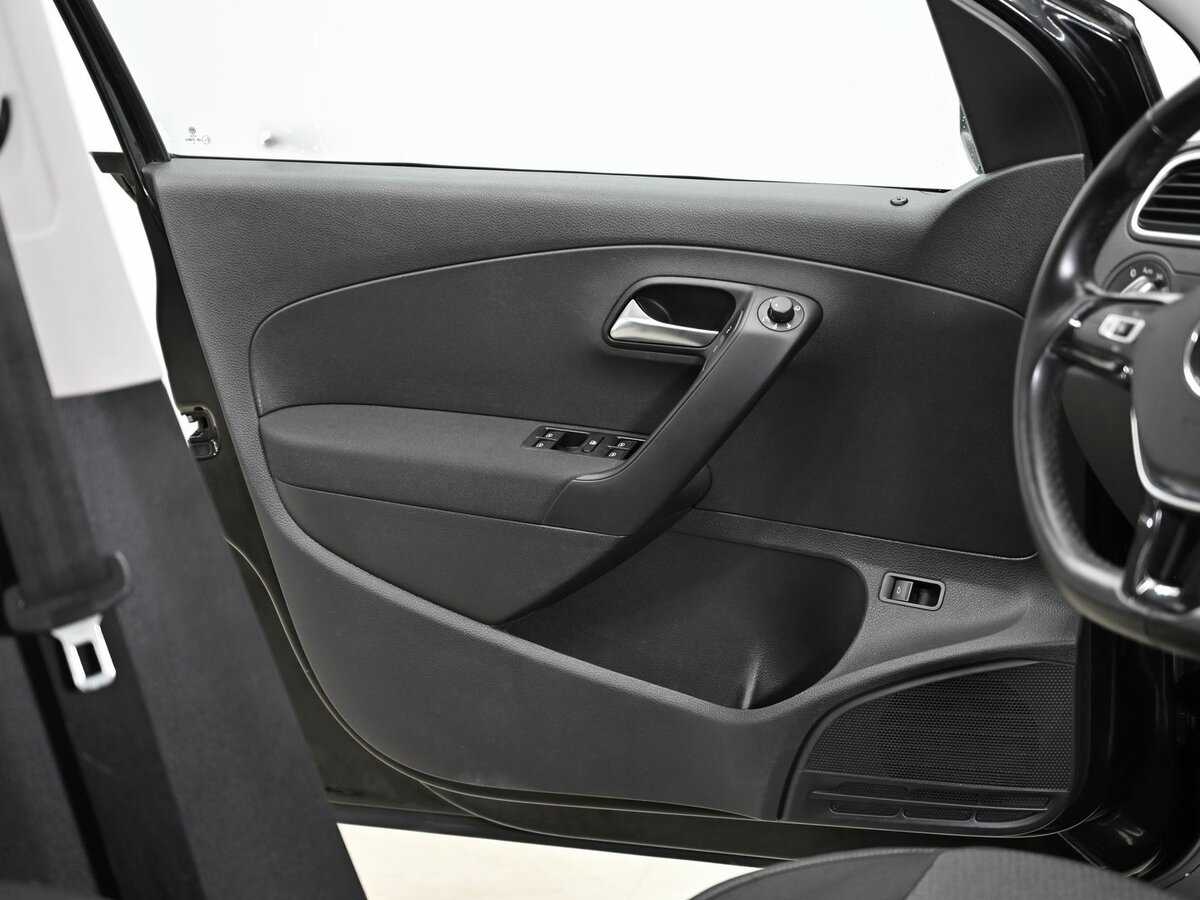 Volkswagen Polo б/у, 2017, Механическая. Фото: #5