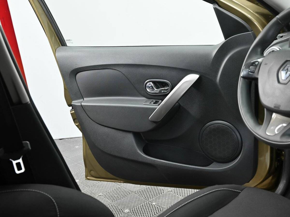 Renault Sandero б/у, 2016, Автоматическая. Фото: #6