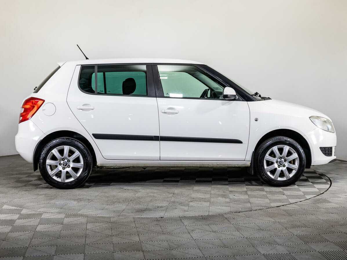 Skoda Fabia б/у, 2014, Автоматическая. Фото: #3