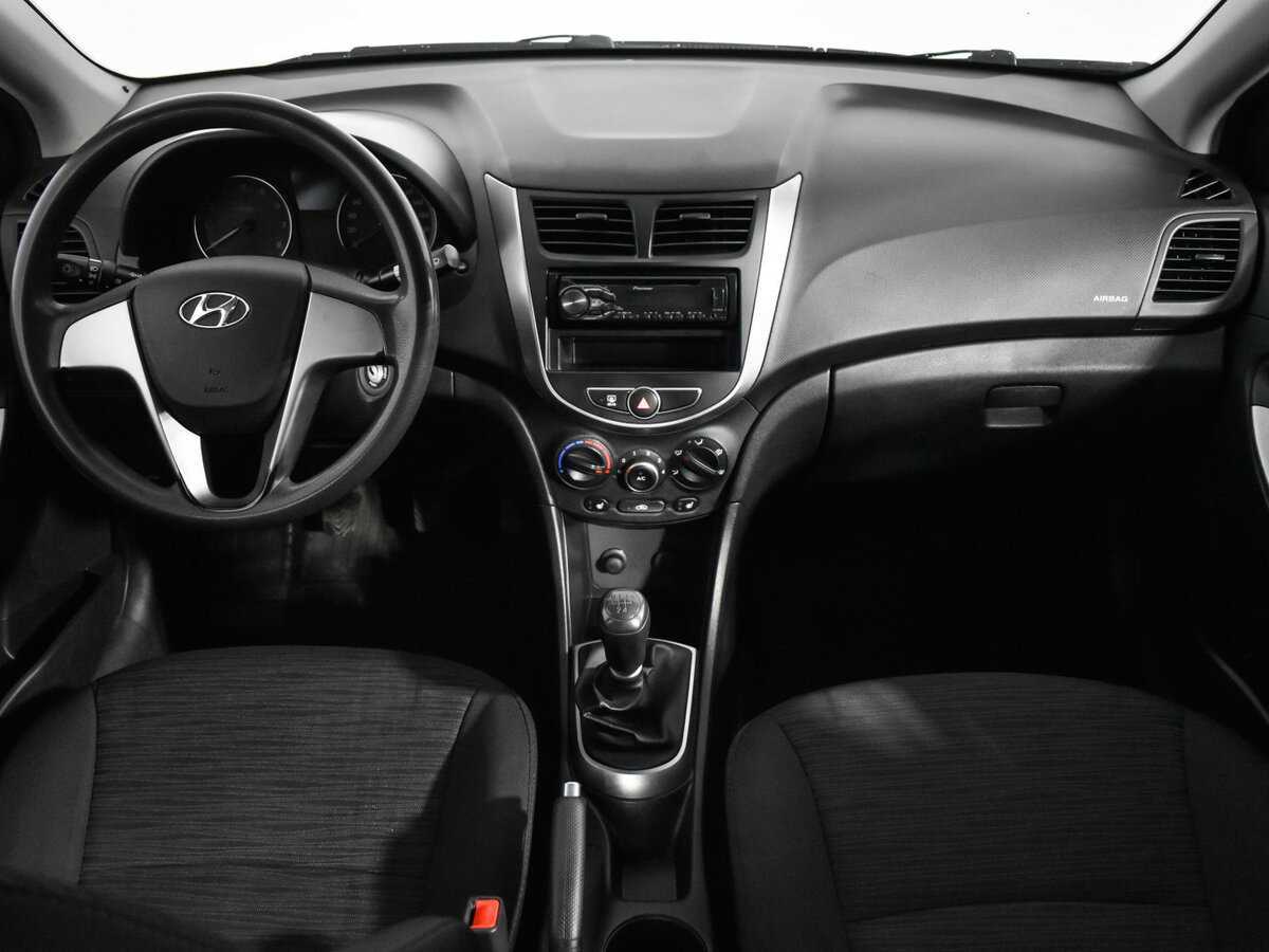 Hyundai Solaris б/у, 2016, Механическая. Фото: #11