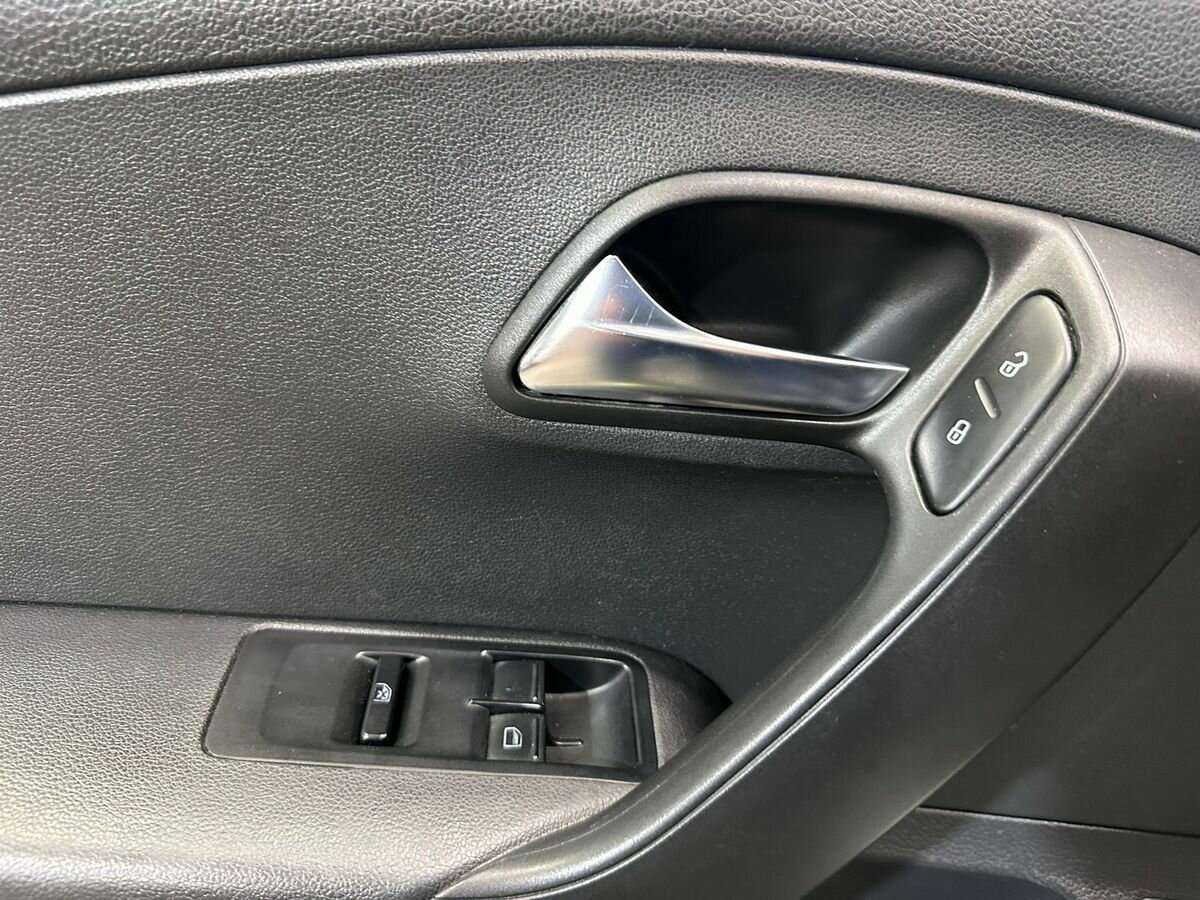 Volkswagen Polo б/у, 2019, Механическая. Фото: #13