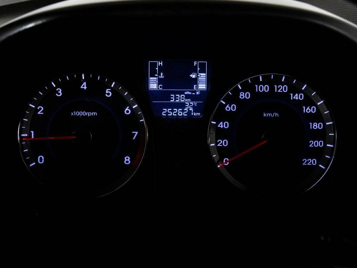 Hyundai Solaris б/у, 2016, Механическая. Фото: #12