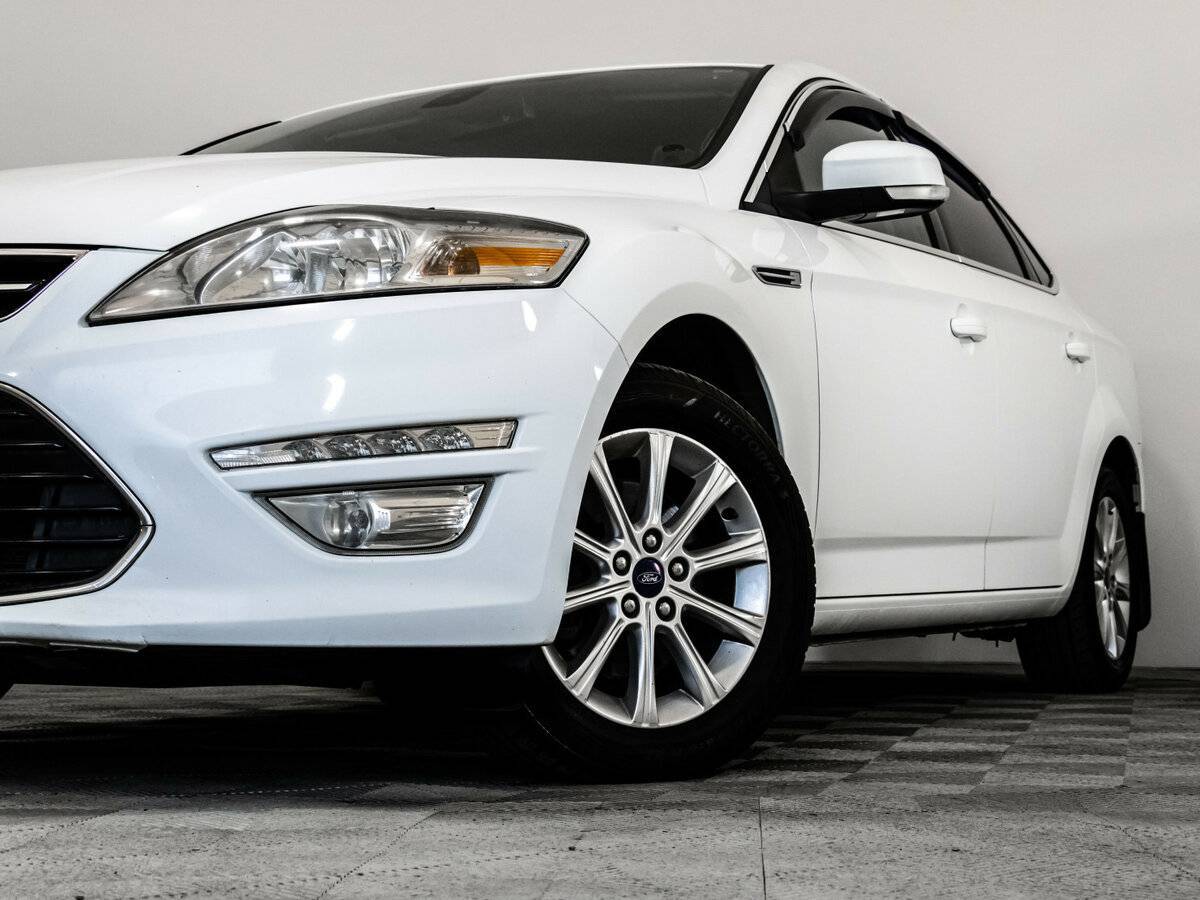 Ford Mondeo б/у, 2012, Механическая. Фото: #1