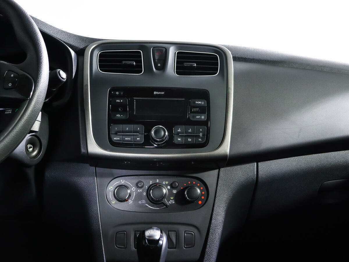 Renault Logan б/у, 2017, Автоматическая. Фото: #12