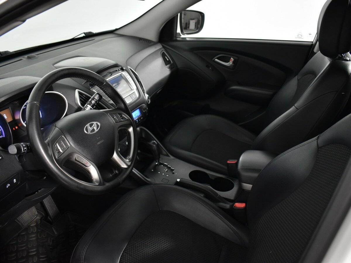 Hyundai ix35 б/у, 2012, Автоматическая. Фото: #8