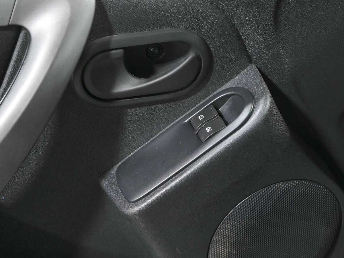 Renault Duster б/у, 2014, Механическая. Фото: #11