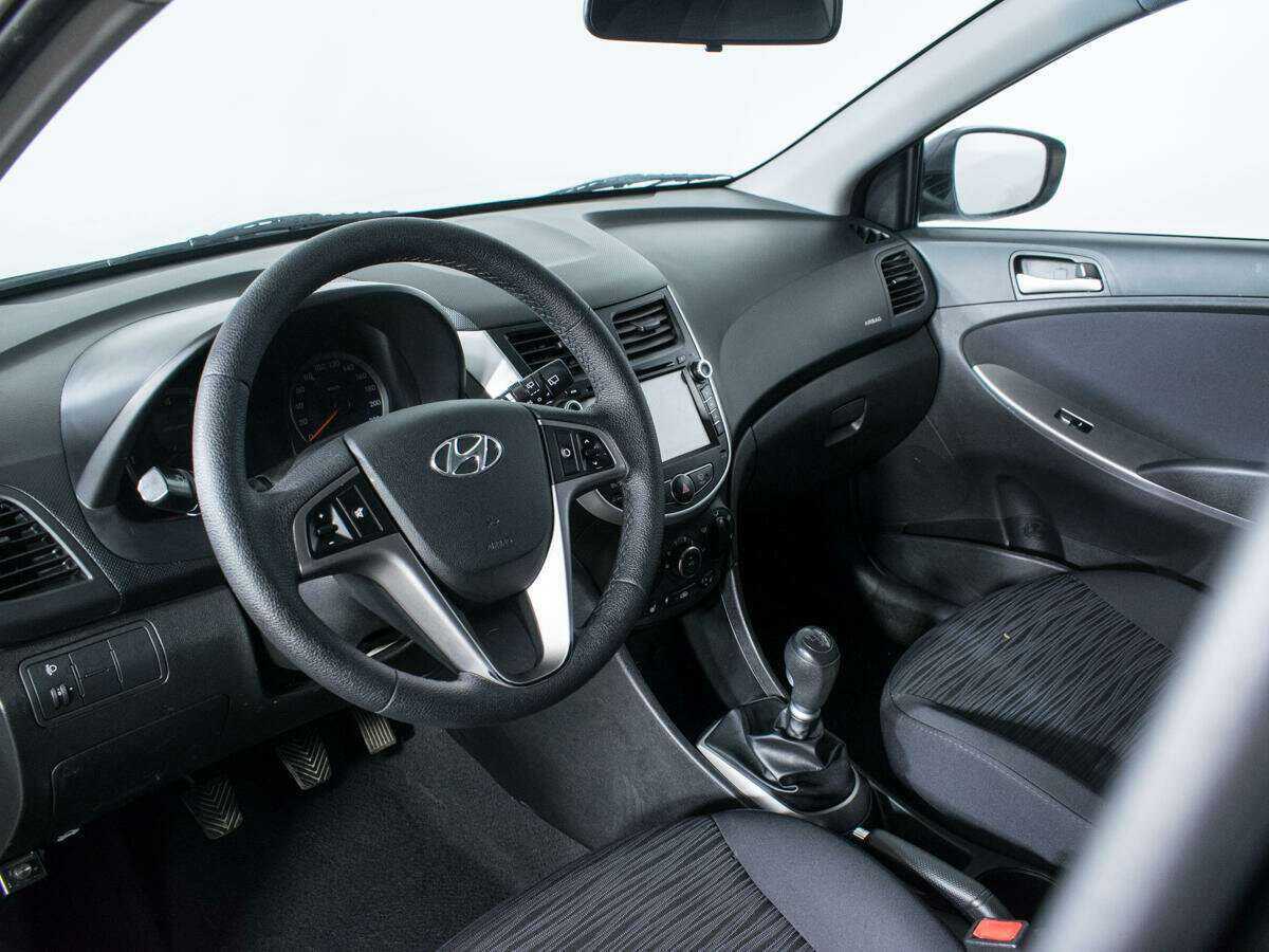 Hyundai Solaris б/у, 2014, Механическая. Фото: #12