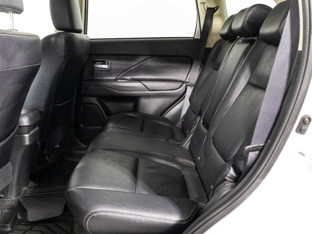 Mitsubishi Outlander б/у, 2016, Вариатор. Фото: #9