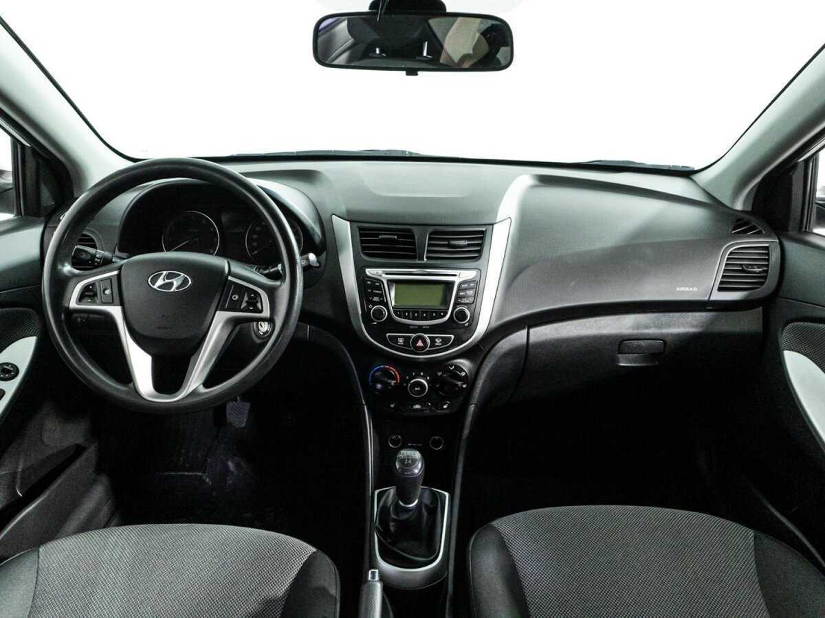 Hyundai Solaris б/у, 2013, Механическая. Фото: #12