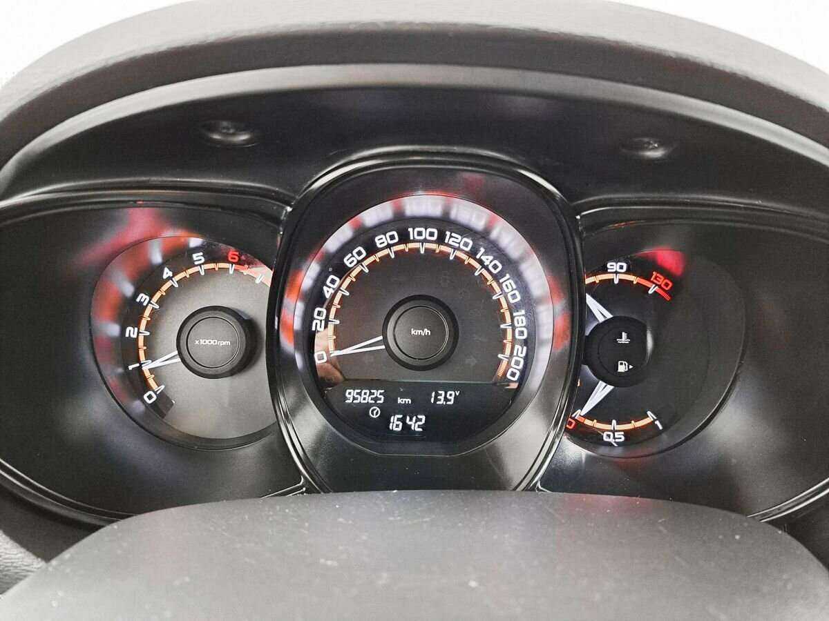 Lada (ВАЗ) Vesta б/у, 2020, Механическая. Фото: #10