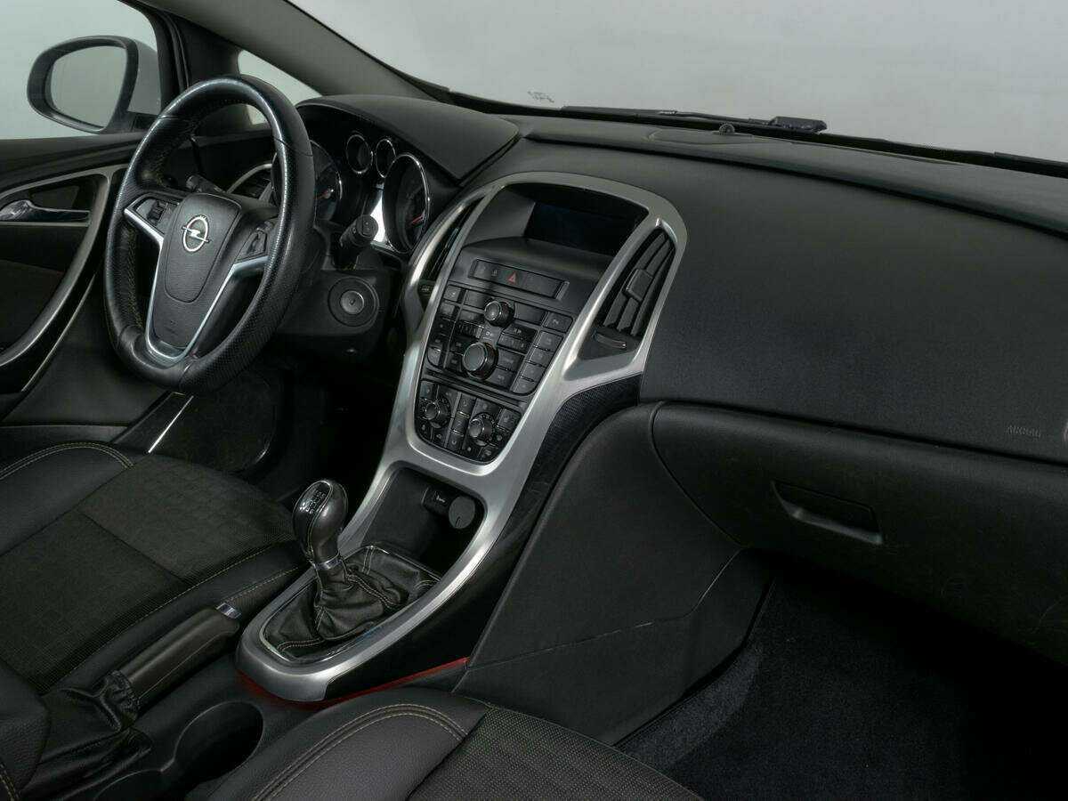 Opel Astra б/у, 2012, Механическая. Фото: #8