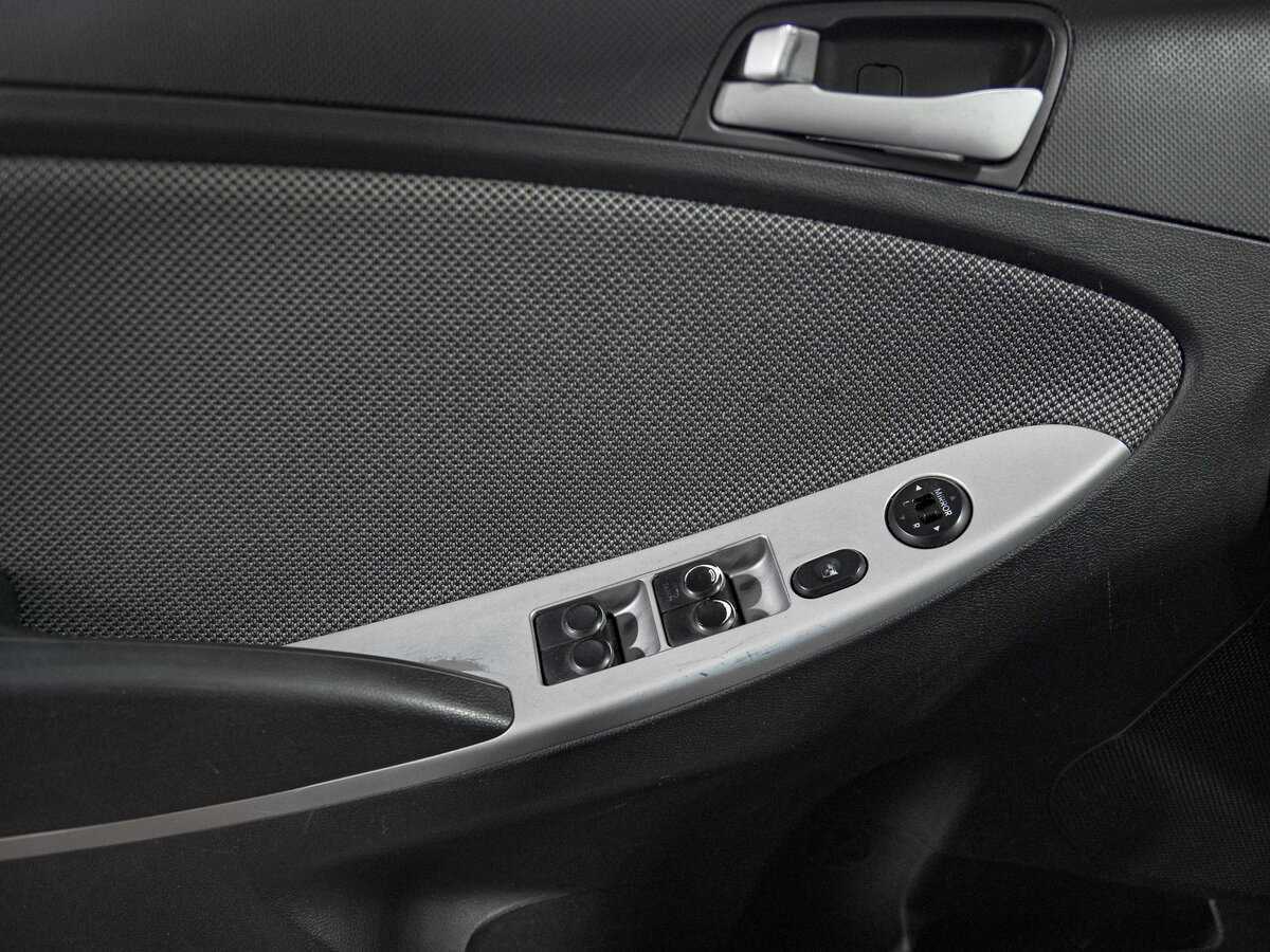 Hyundai Solaris б/у, 2012, Автоматическая. Фото: #9