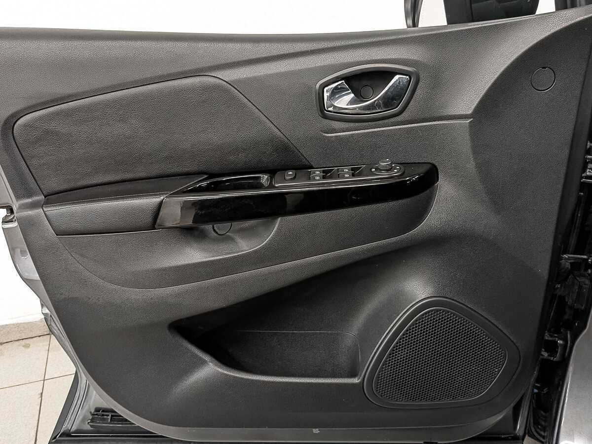 Renault Kaptur б/у, 2017, Автоматическая. Фото: #16