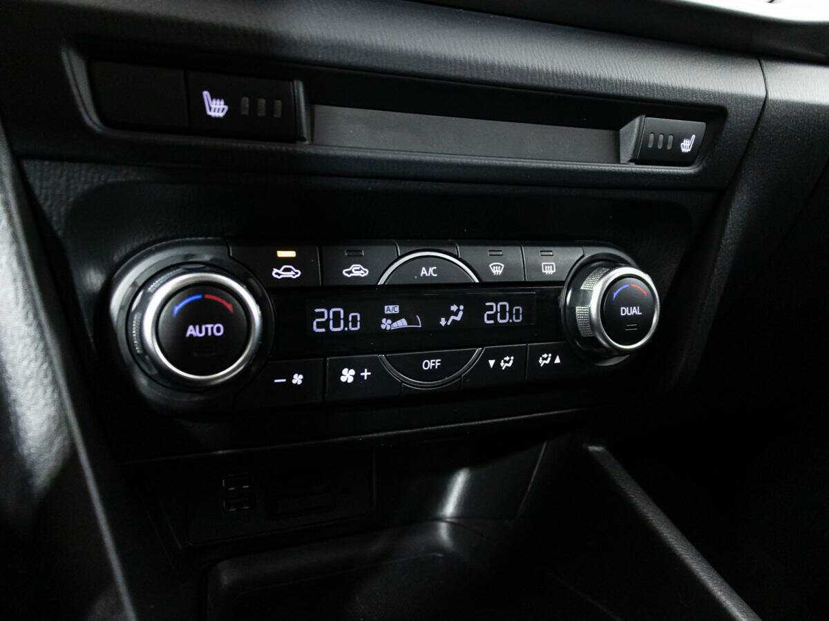 Mazda 3 б/у, 2016, Автоматическая. Фото: #15