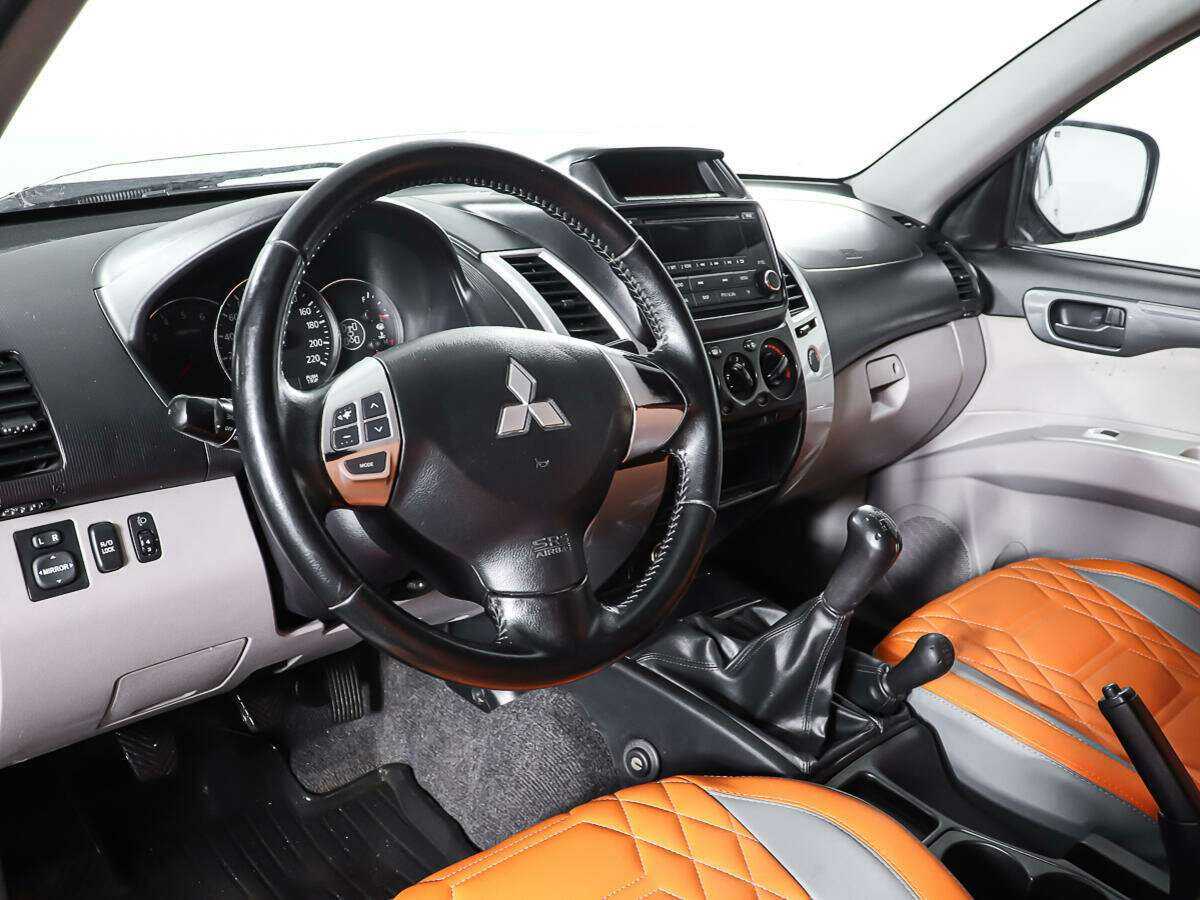 Mitsubishi Pajero Sport б/у, 2014, Механическая. Фото: #14