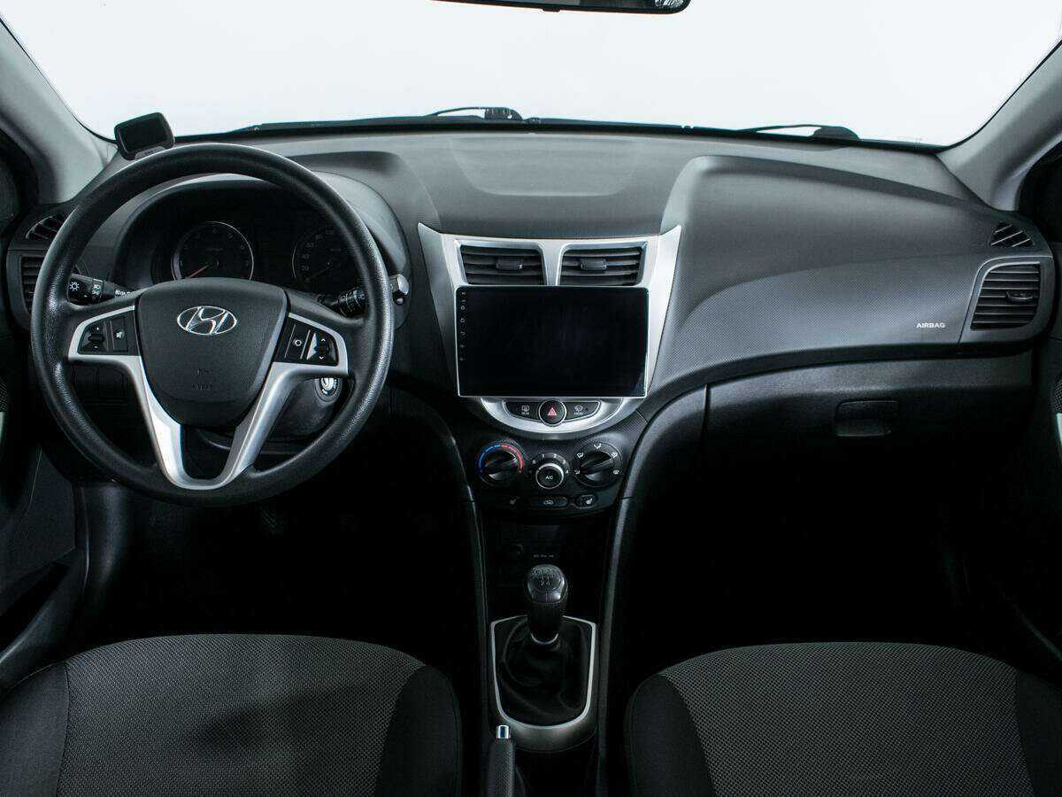 Hyundai Solaris б/у, 2012, Механическая. Фото: #11