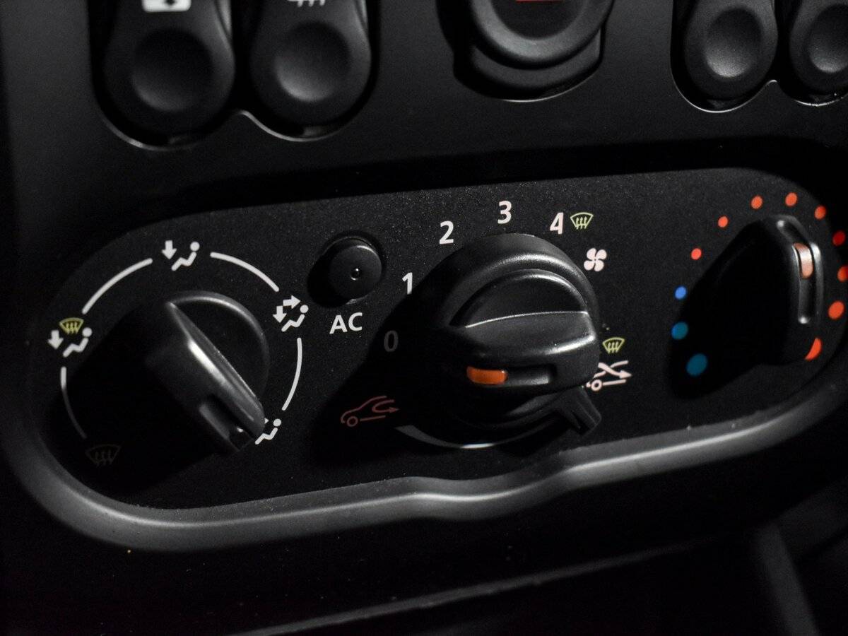 Nissan Almera б/у, 2013, Автоматическая. Фото: #16