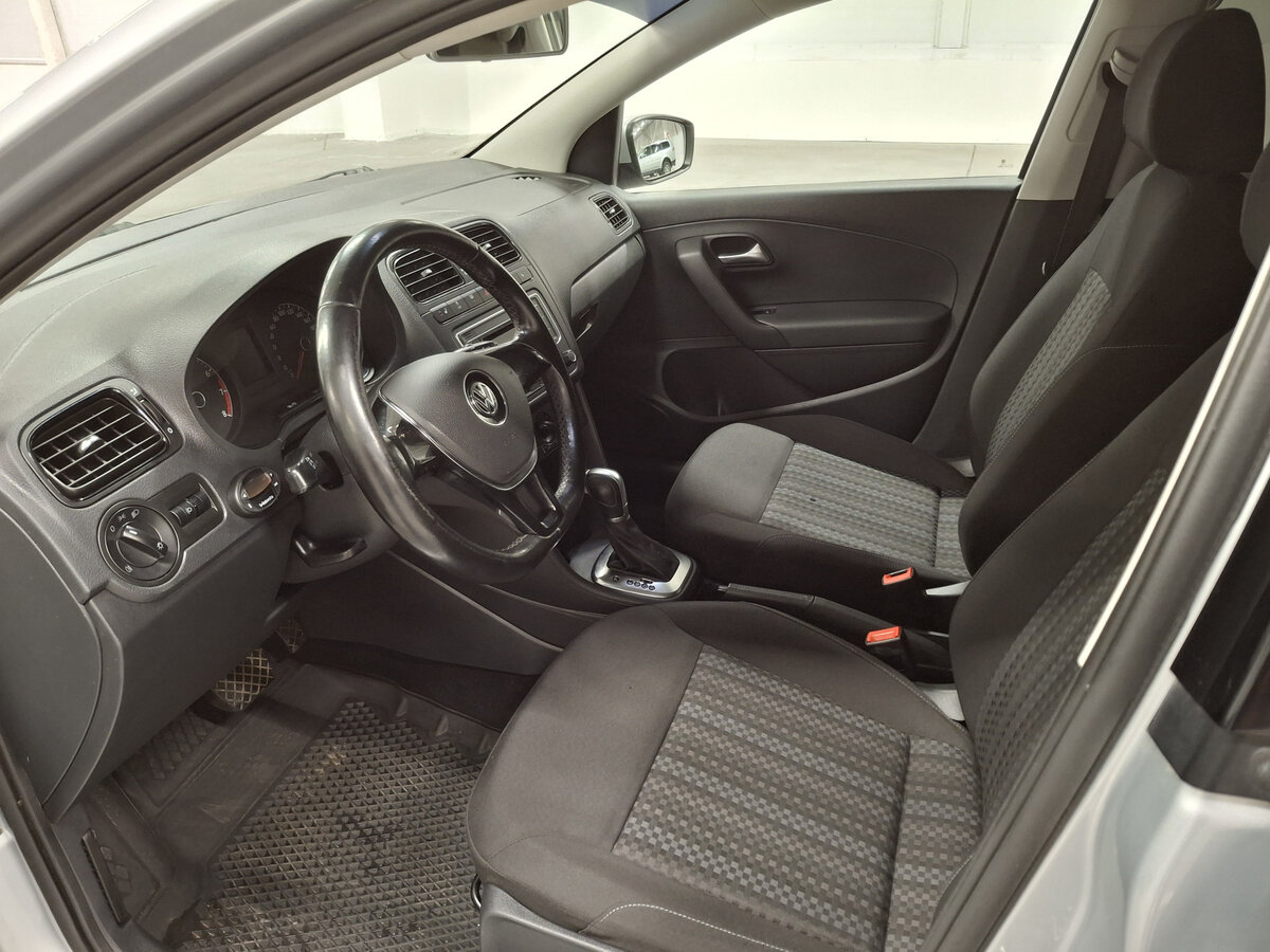 Volkswagen Polo б/у, 2016, Автоматическая. Фото: #15