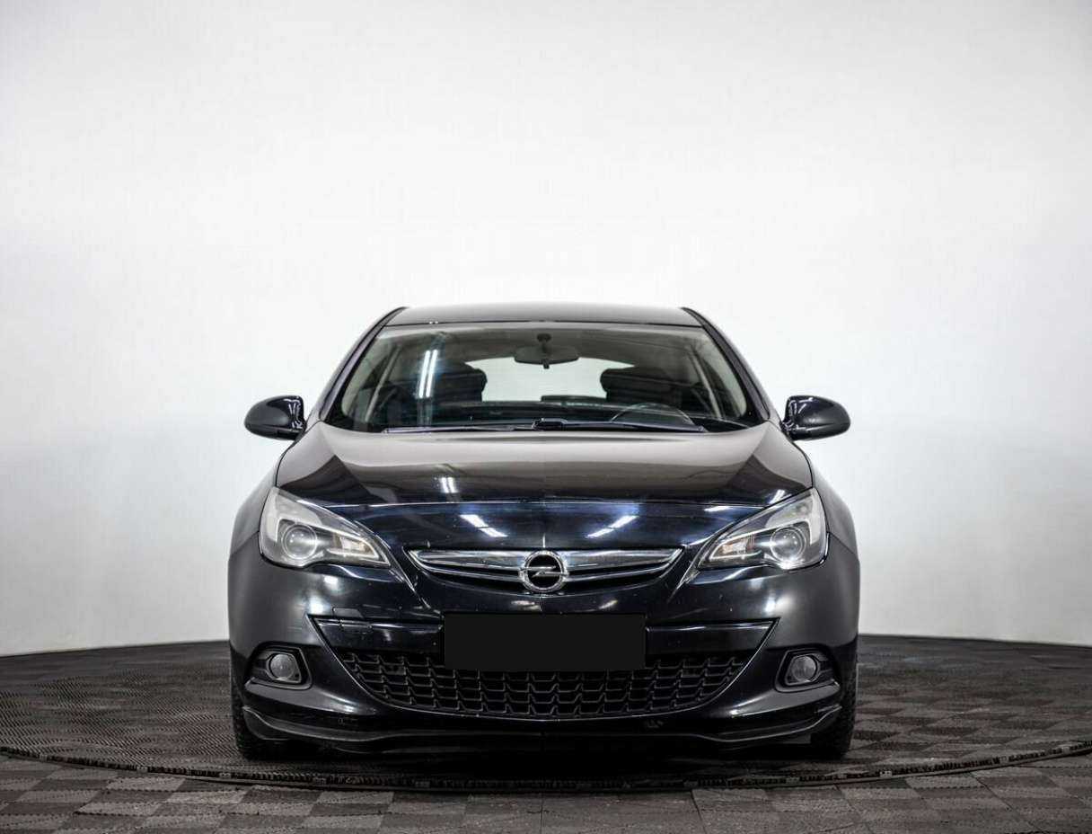 Opel Astra б/у, 2013, Механическая. Фото: #1